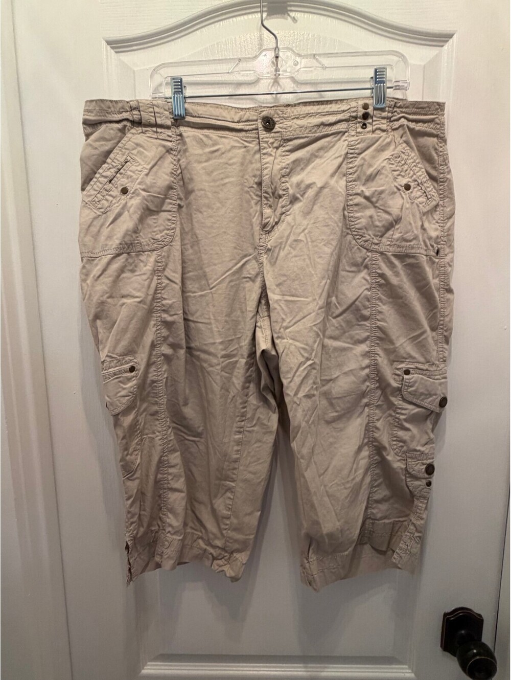 Roz & Ali Womens Khaki Cargo Capri Pants Size 16 Cotton Button Fly Pockets
